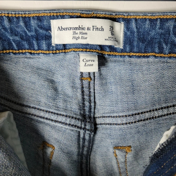Abercrombie & Fitch Curve Love High Rise Mom Jeans | Distressed Size 29/8R NWOT - Picture 5 of 11